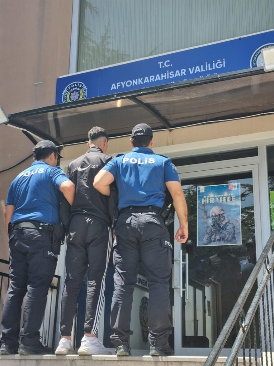 Depremde ağır hasar alan 115 yıllık tarihi okul yeniden eğitime açılıyor