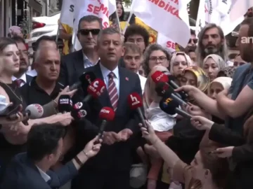 Özgür Özel, Öğretmenlerin Açlık Grevine Destek Gösterdi
