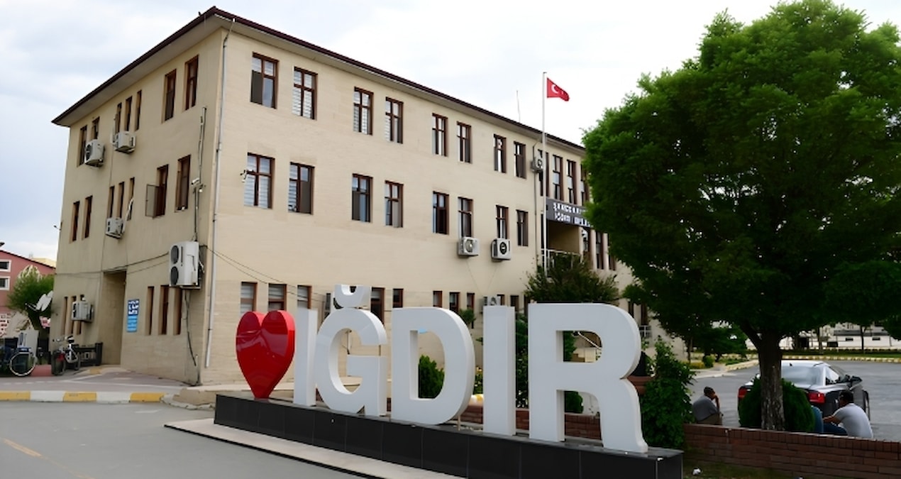 Iğdır Belediyesi’nde üç başkan yardımcısı görevden alındı